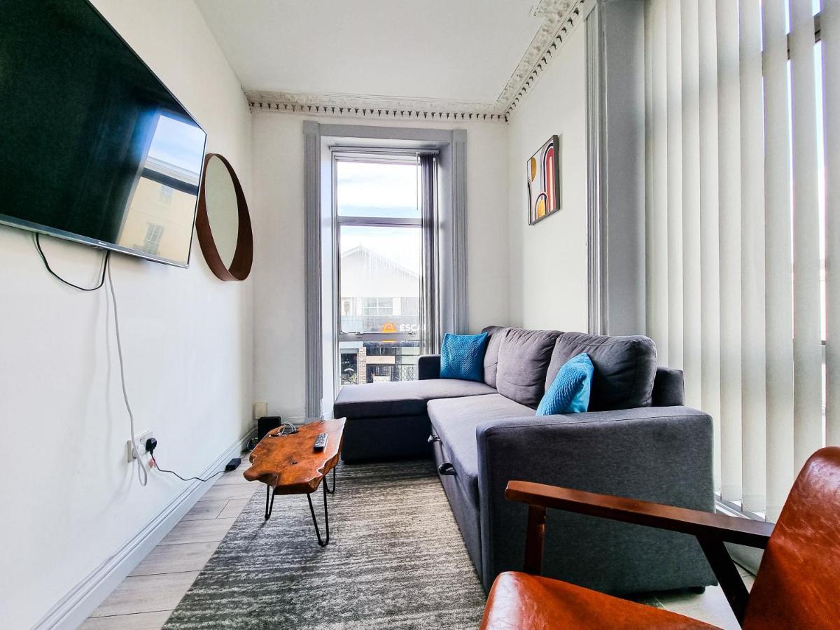 Newly Refurbished Flat In Central Cheltenham With Parking ภายนอก รูปภาพ